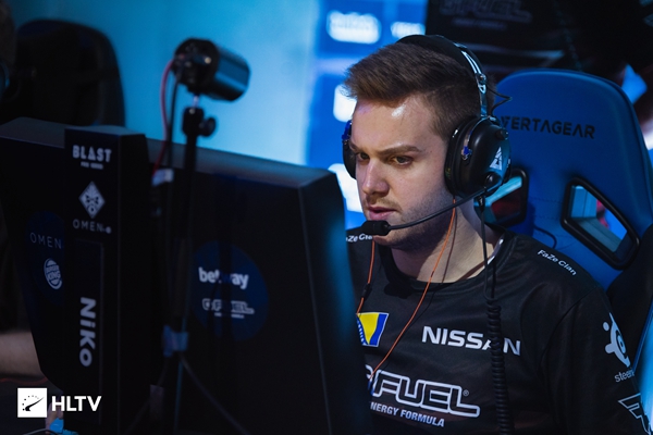 Team Spirit 正式签约17岁的zweih